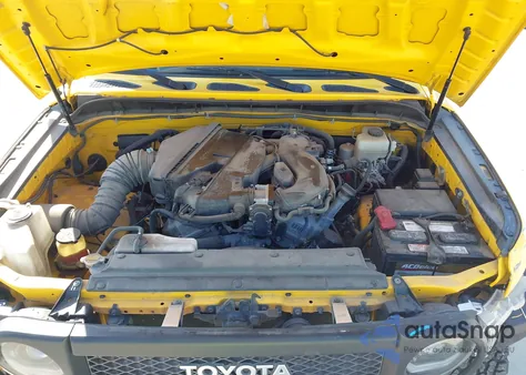 2007 Toyota Fj Cruiser z USA, uszkodzony, nr VIN JTEBU11F470085162